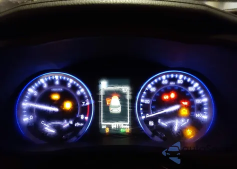 2018 Toyota Highlander Xle z USA, uszkodzony, nr VIN 5TDJZRFH3JS557060